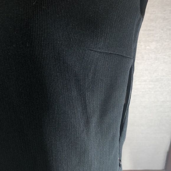 Garfield and Marks black sleeveless top size Sm textured knit side zipper - Picture 8 of 8